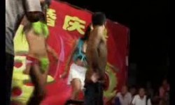 东北婚庆门