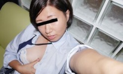 10musume 天然むすめ 072222_01 自撮りオナニー ～制服が愛液で汚れちゃった～重信さら