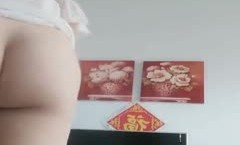 大奶轻熟女 说自己的逼还没有生过孩子 振动棒插逼紫薇 骚水狂喷