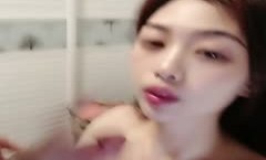 气质少妇用有线大号道具自[zi]慰，震动刺激阴蒂，再给老公口交，技术精湛，多角度口交打飞机