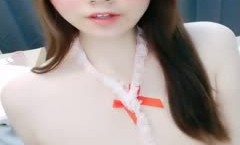娃娃脸网红脸护士制服超妖艳，露脸自[zi]慰特写粉[fen]穴