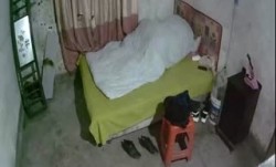 《监控破解✅真实泄密》城中村几个有点姿色的姐妹mei租平房改专用炮房提供快餐服务车轮战嫖(piao)客有老有少因长得漂亮所以生意红火(48)