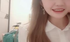 颜值网红脸女神露脸琅琊榜自[zi]慰，手上戴套拳交，大黑牛自[zi]慰