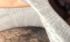 女大学生宿舍里的骚女深夜偷偷的陪狼友发骚，腿毛逼毛都很多性欲旺盛，给狼友看奶子和逼逼自己抠不敢叫刺激