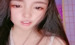 长相端庄的妹mei子，透明衬衣，胸部挺拔手搓胸部呻吟声秒射，薄纱艳舞
