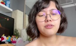 《顶级网红精品露脸》神似某明星的极品反差母狗23岁留学生可爱眼镜妹mei自摸啪pa啪口🔞𝕄𝕚𝕤𝕤𝔸𝕍爆吞精(24)