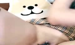 哇塞XXX🔞刚生完宝宝脯乳期中的妹mei子，奶子非常膨胀，B穴流出的白浆也特别多XXX🔞看得让人立刻向壁咚她！