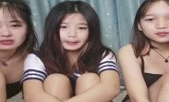 广东嫩𝕄𝕚𝕤𝕤𝔸𝕍neng模三美同床，全程露脸制服诱惑，MissAV-18 Video在狼友的指挥下脱光，揉奶玩逼舔tian奶子，道具抽𝕄𝕚𝕤𝕤𝔸𝕍[chou]插姐妹mei骚穴浪lang叫呻吟不止