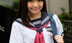 HISN002制服美少女をオモチャ攻め～ハメ撮りで大量射she精！.