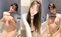 这美女的奶真是极品粉色，逼又嫩叫人如何不搞她呢