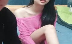 小迷妹mei呀-：男主都不刷牙不想亲他，我也觉得我的奶子好漂亮，就是有点重啊！
