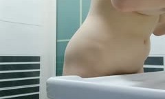肤白貌美极品大奶子良家女孩，裸体瑜伽诱惑狼友，洗澡时不小心露脸了，尿尿给狼友看，完美好身𝕄𝕚𝕤𝕤𝔸𝕍shen材极品诱惑