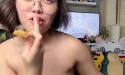 《顶级网红精品露脸》神似某明星的极品反差母狗23岁留学生可爱眼镜妹mei自摸啪pa啪口🔞𝕄𝕚𝕤𝕤𝔸𝕍爆吞精(22)