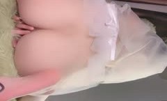 最美的新娘，白丝高跟露脸性感好身𝕄𝕚𝕤𝕤𝔸𝕍shen材，穿着新娘妆诱惑狼友，揉奶玩逼对着镜子发骚，抠弄骚穴淫水多多真刺激