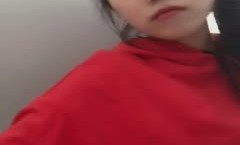 《疯狂抖音》曾经火爆全网的私圈土豪高价定制XXX🔞高gao颜值大二露脸美女MissAV-18新品！【吴小姐】学校宿舍、卫生间道具疯狂紫薇淫语挑逗(2)