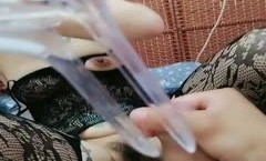 黑丝骚人妻迷失MissAV-18 Video在大哥鸡巴的淫威之下，全程露脸情趣开档黑丝诱惑，道具玩逼逼和尿道，享受大鸡巴的抽𝕄𝕚𝕤𝕤𝔸𝕍[chou]插爆草