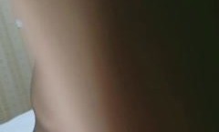 无套插白嫩neng妹mei子咪咪都是粉的，鲍鱼也是干净粉嫩，女上位啪pa啪，长吊来回抽𝕄𝕚𝕤𝕤𝔸𝕍[chou]插