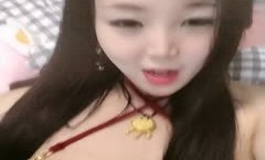 白丝高跟露脸诱人的小女人精jing彩大秀直播，淫声荡语互动撩骚，揉着骚奶子自[zi]慰逼逼给狼友喊爸爸，淫水超级多