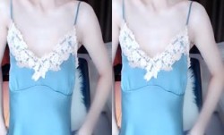 《疯狂抖音》万元定制网易CC颜值热舞主播极品反差婊MissAV-18新品！【欣彤】金主定制XXX🔞又美又骚露点艳舞挑逗各种高潮脸(22)