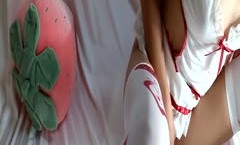 推特网红小萝luo莉MissAV-18新品！【喵柒柒】女仆白丝三个小跳蛋外加一个小鲸鱼自嗨，潮吹弄湿了一地52P1V
