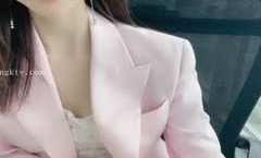 重磅！重庆某集团公司白领XXX🔞MissAV-18新品！【小兔丫丫】极度反差XXX🔞刺激！XXX🔞XXX🔞✨✨✨--聊前男友打野战，MissAV-18 Video在KTV做-267