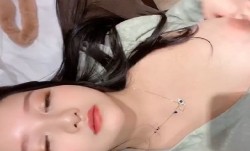 小尤奈傲人胸脯等你来虐